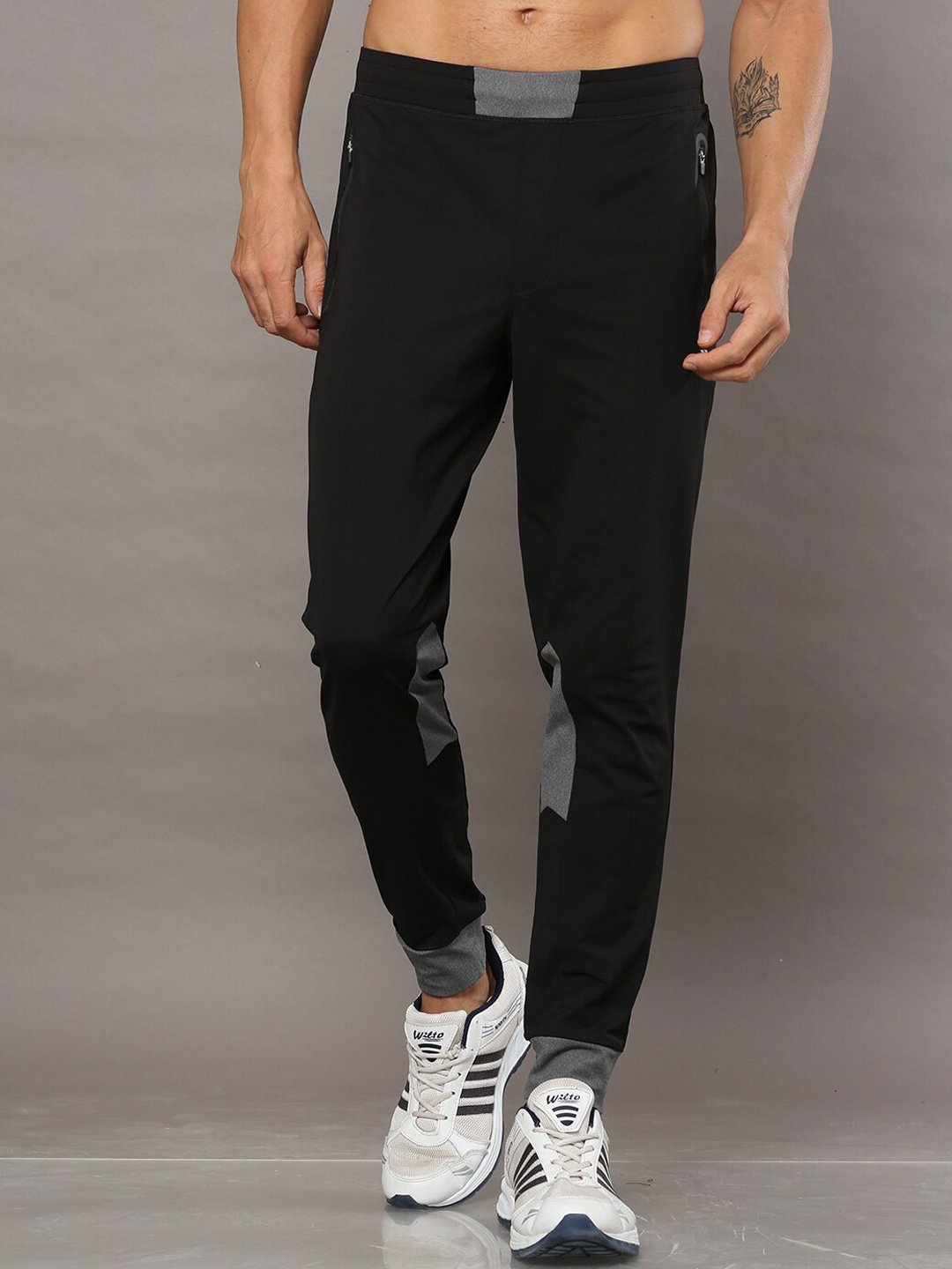 

Jolger Mens Wrinkle free Workout Joggers, Black