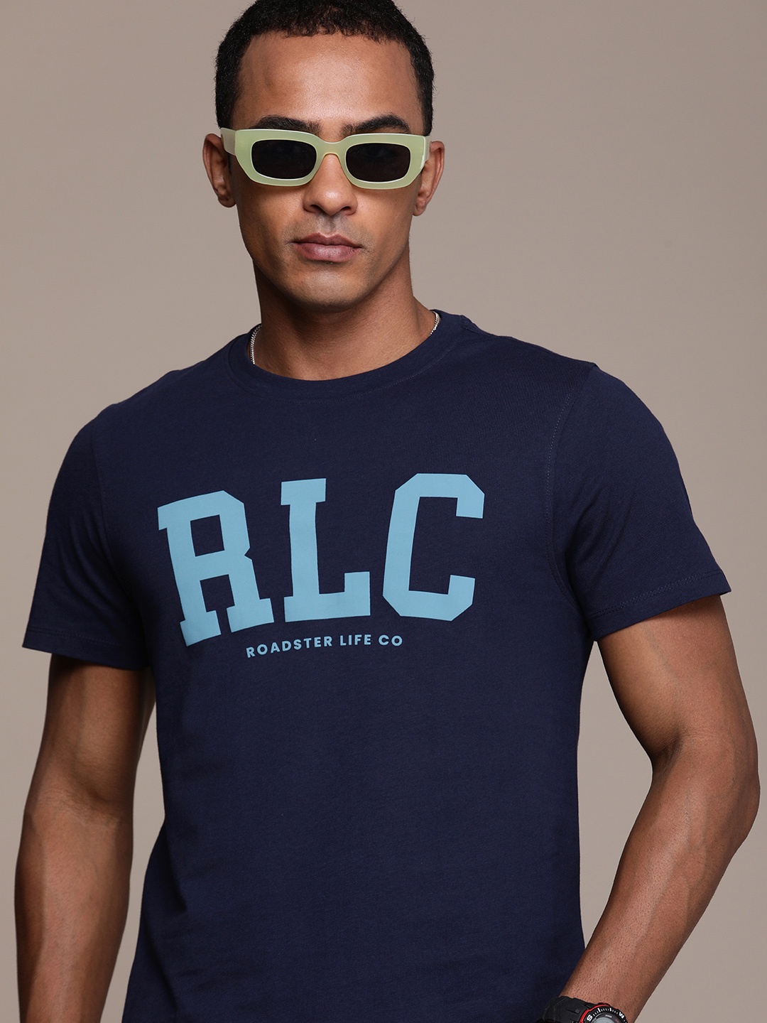 

Roadster Men Typography Printed Pure Cotton T-shirt, Navy blue