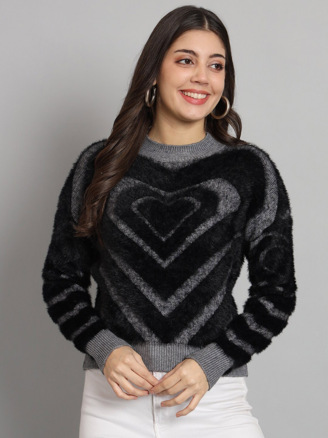 

BROOWL Geometric Self Design Turtle Neck Ribbed Woollen Pullover, Black