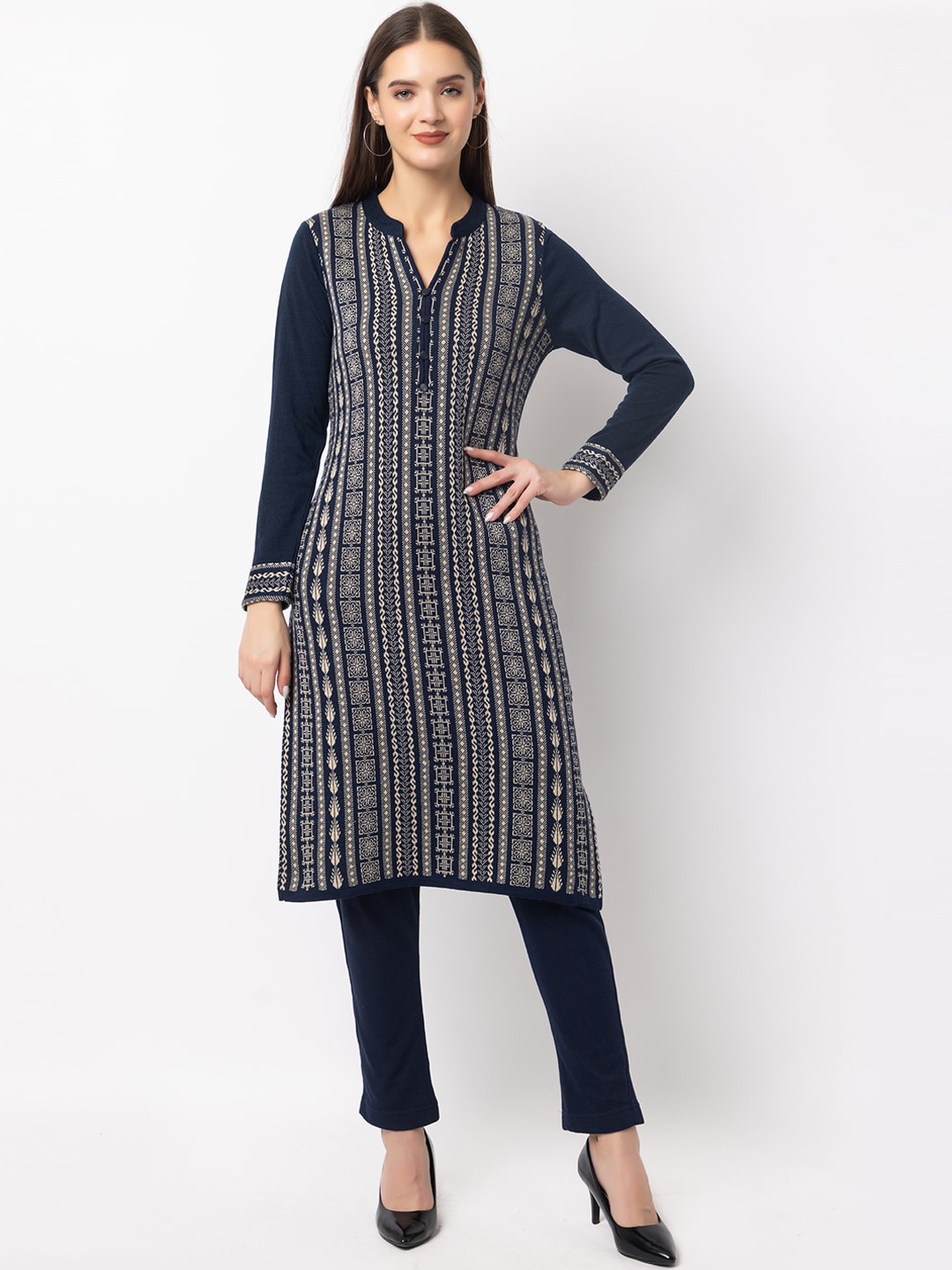 

KEIKO Woven Design Mandarin Collar Knitted Kurta, Navy blue