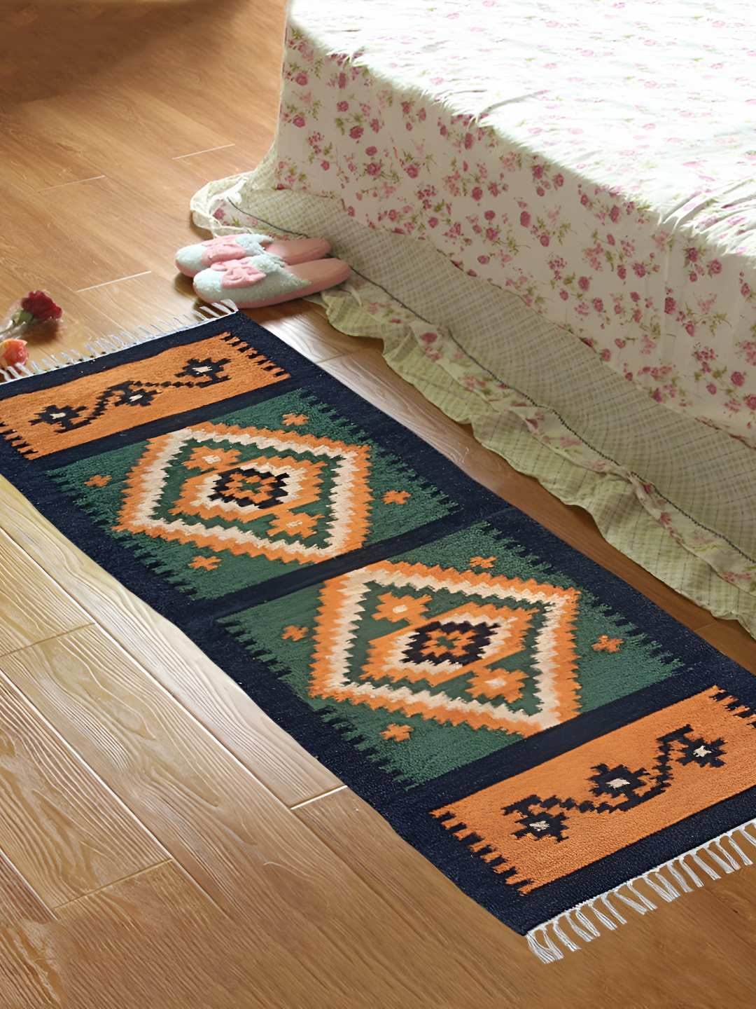 

Budhrajrugs Green & Orange Geometric Reversible Dhurrie
