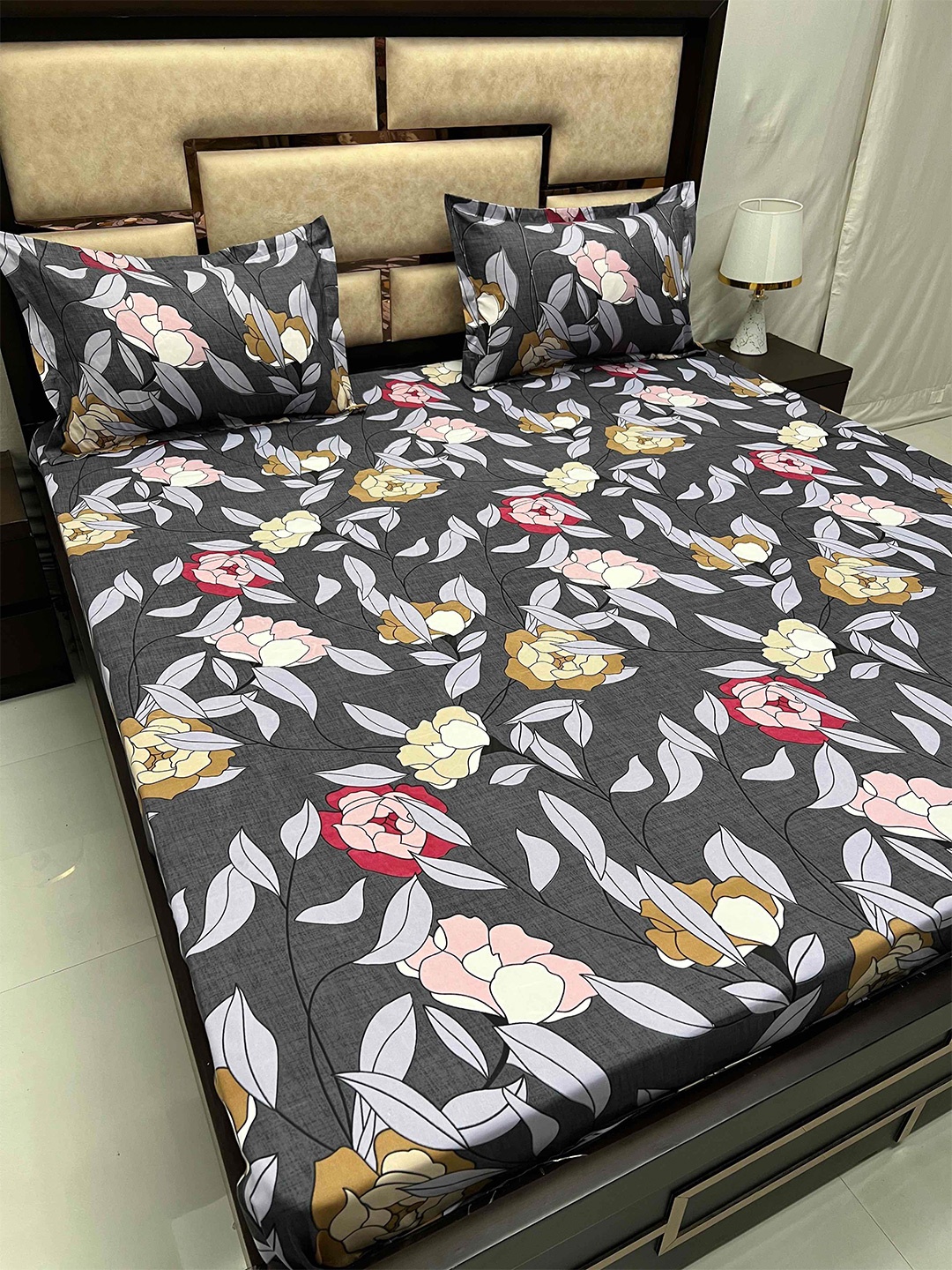 

Pure Decor Black & Grey Floral 160 TC King Fitted Bedsheet with 2 Pillow Covers