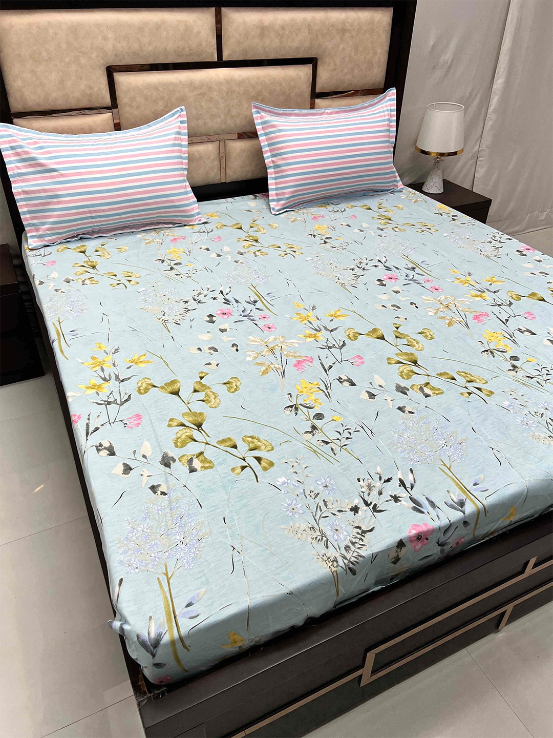 

Pure Decor Leisure Fur Green & Yellow Printed 230 TC King Bedsheet With 2 Pillow Covers