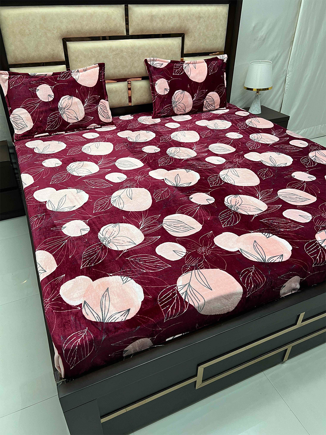 

Pure Decor Cozy Maroon Printed Microfiber 110 TC King Bedsheet With 2 Pillow Covers