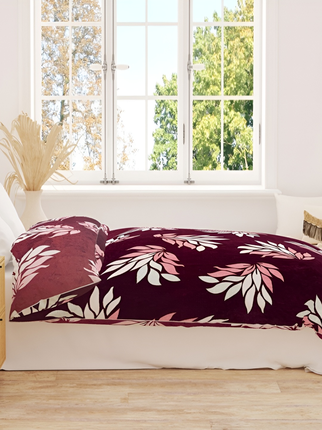 

RD TREND Maroon Woollen Single Bed Core