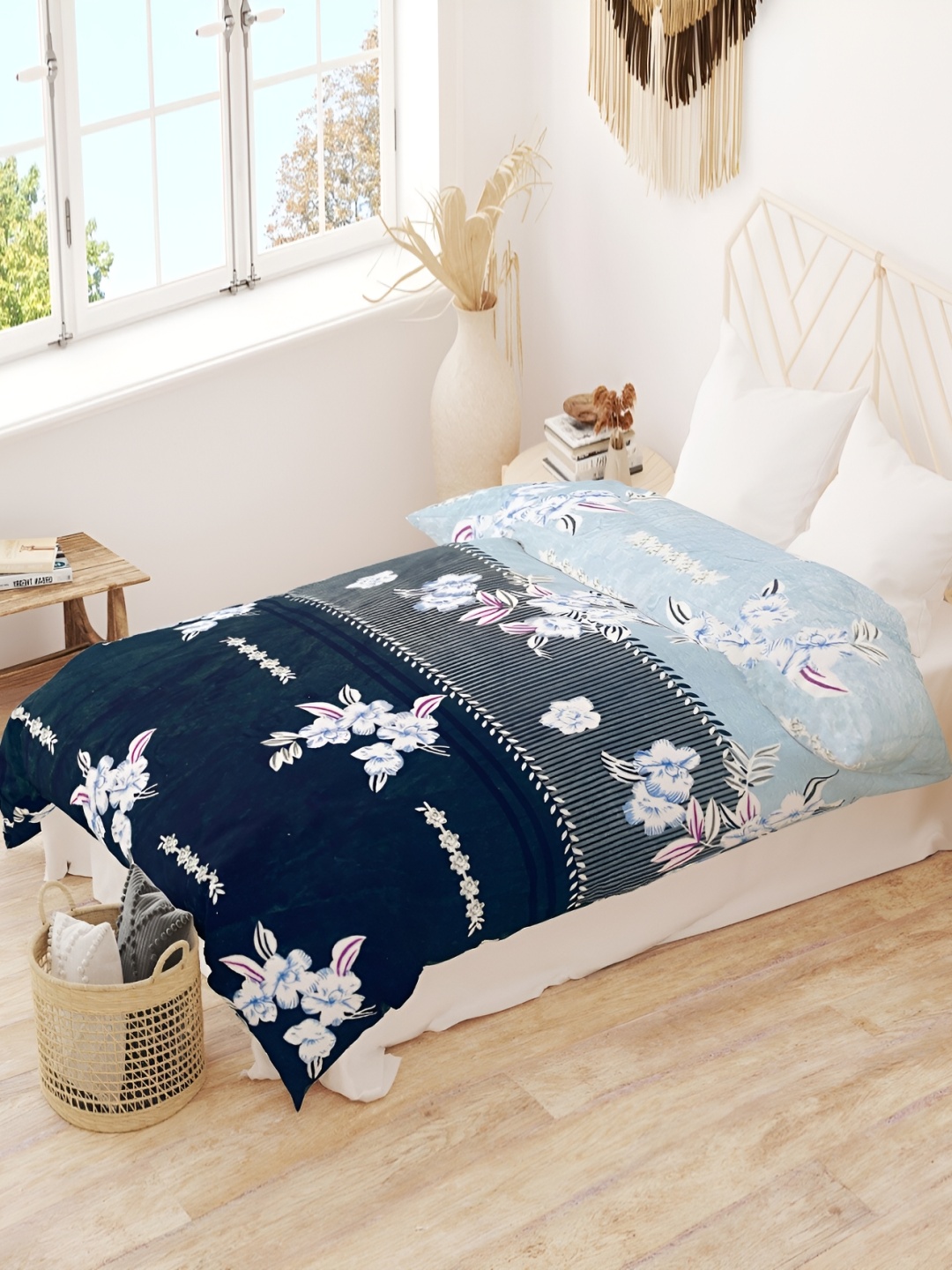 

RD TREND Blue & White Printed Velvet 300 GSM Soft Reversible Double Bed Quilt
