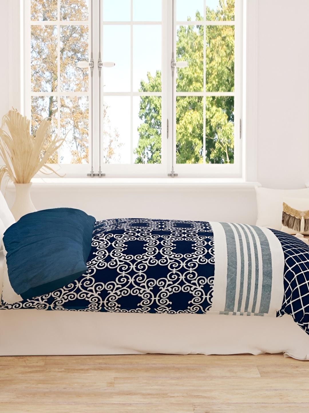 

RD TREND Blue & White Velvet Soft Reversible AC Room 300 GSM Single Bed Quilts