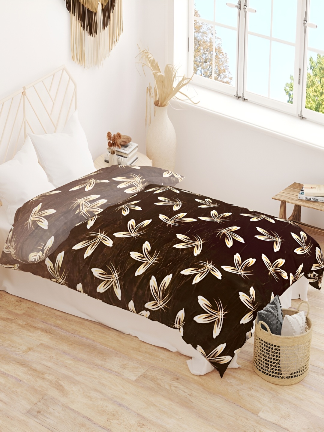 

RD TREND Coffee Brown & Grey Floral Velvet 300 GSM Reversible Single Bed Comforter