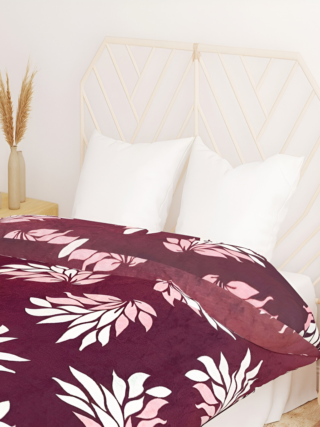 

RD TREND Maroon and White 300 GSM Soft Reversible Velvet Double Bed blankets quilts Core