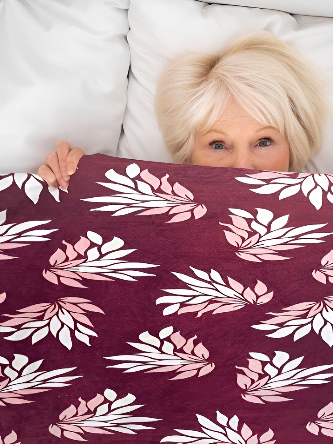 

RD TREND Maroon Reversible Velvet AC Room 300 GSM Single Bed Blanket