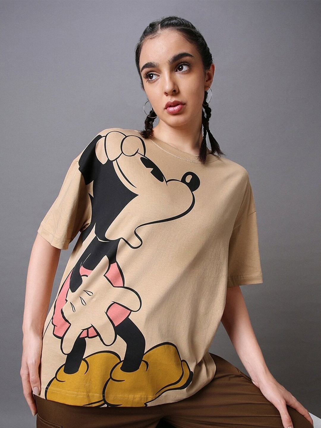 

Bewakoof Plus Mickey Mouse Printed Drop-Shoulder Sleeves Cotton Oversized T-shirt, Brown