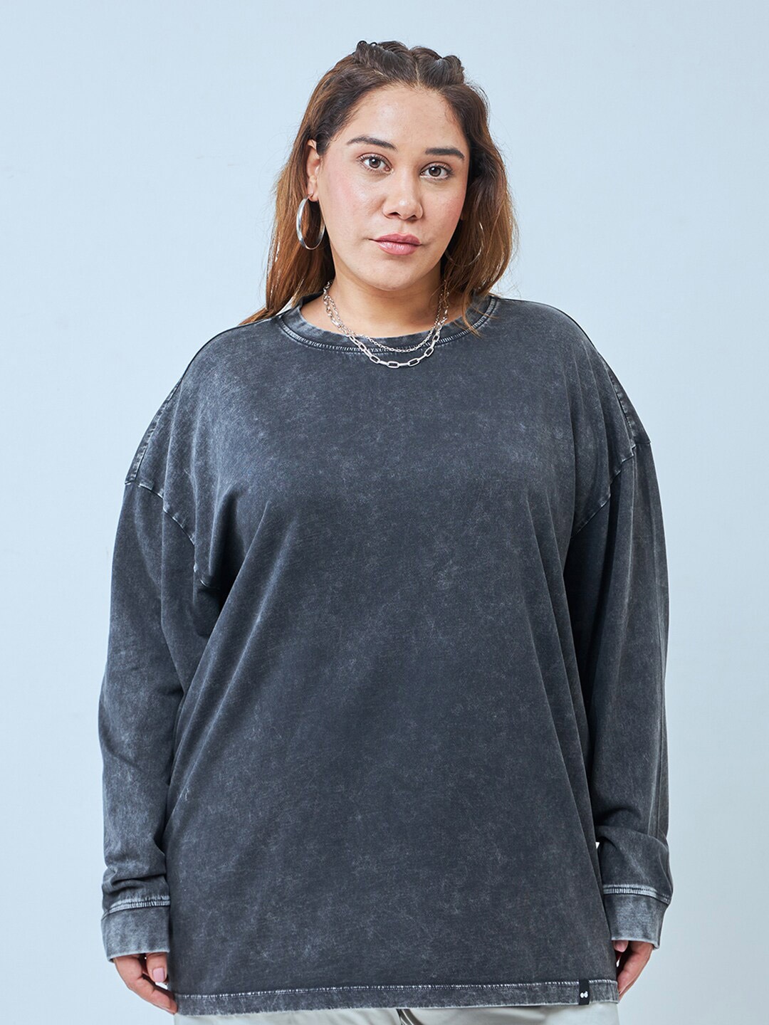 

Bewakoof Plus Acid Wash Round Neck Drop-Shoulder Sleeves Cotton Oversized T-shirt, Black