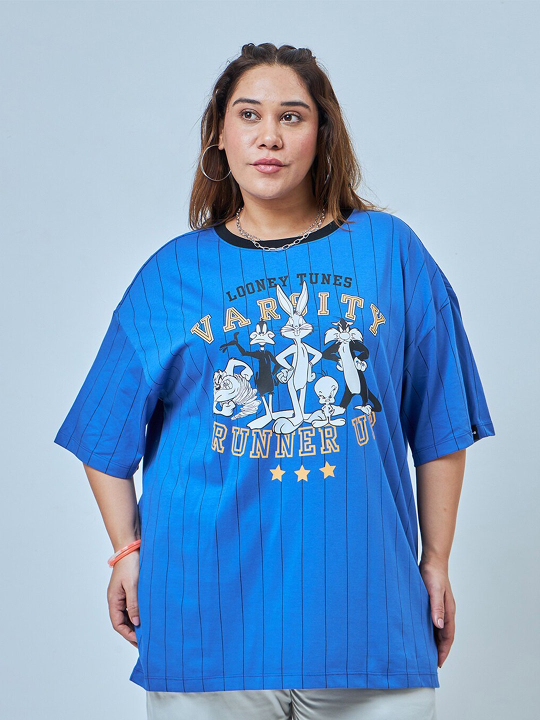 

Bewakoof Plus Looney Tunes Printed Drop-Shoulder Sleeves Cotton Oversized T-shirt, Blue