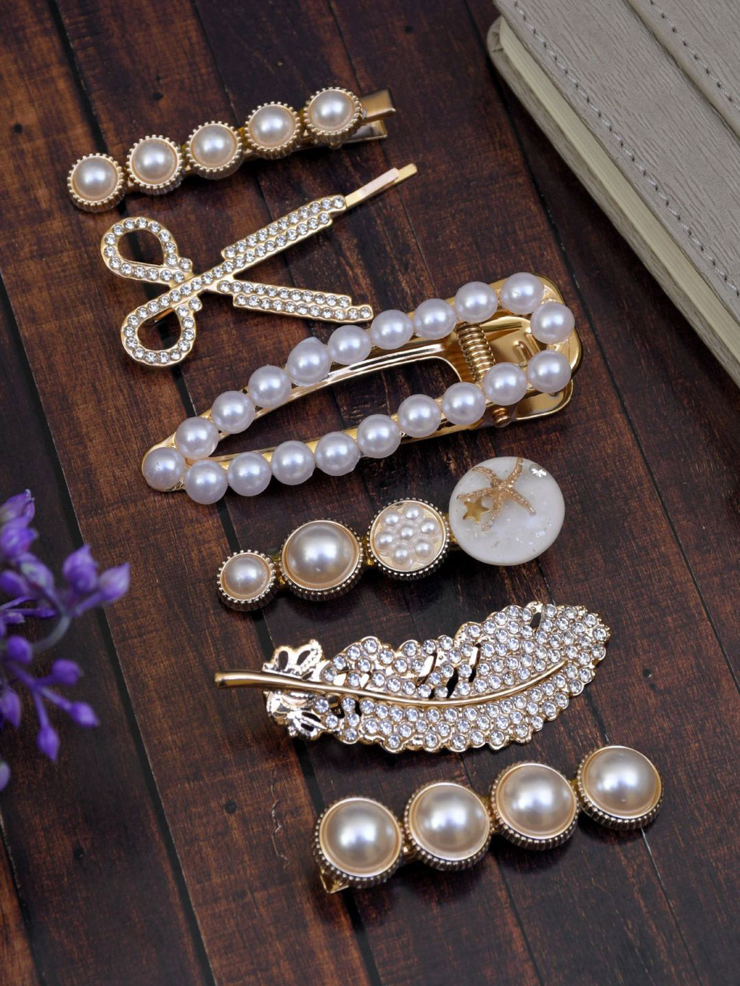 

Crunchy Fashion Women White Set of 6 Bobby Pins