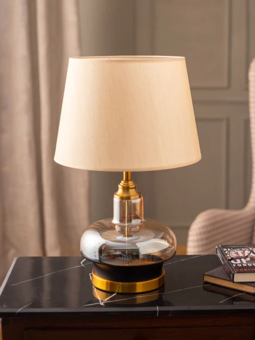 

THEDECORKART Cream-Coloured Glass Frusturical Shaped Table Lamp