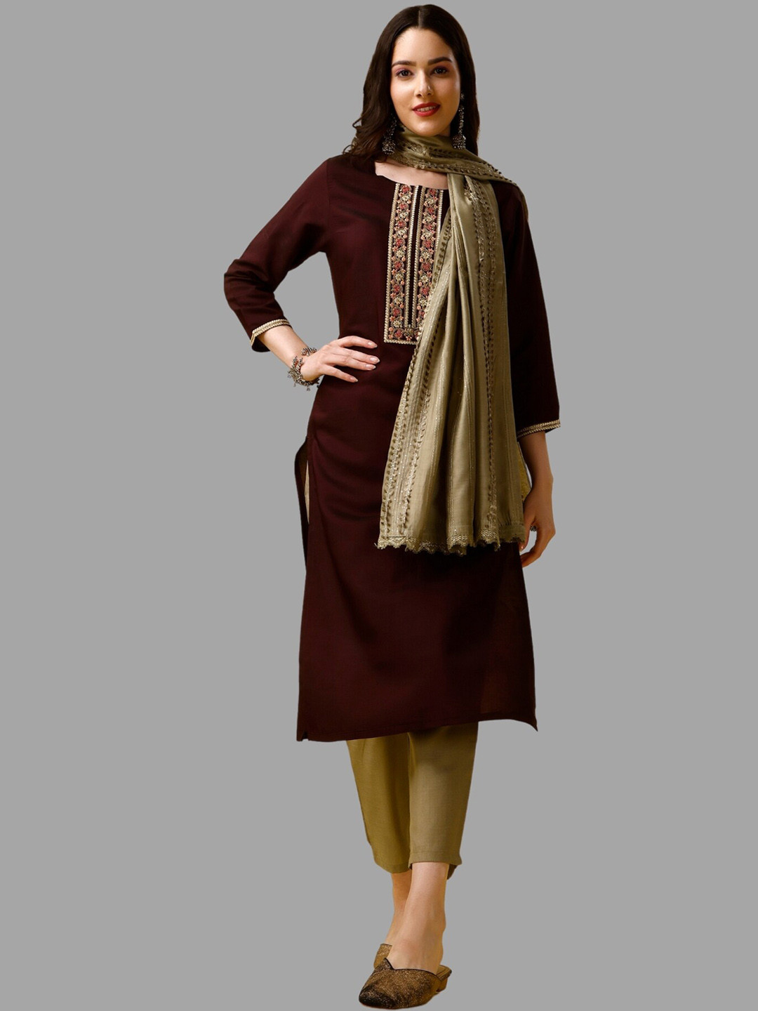 

DIVASTRI Yoke Design Thread Work Regular Kurta With Palazzos & Dupatta, Purple