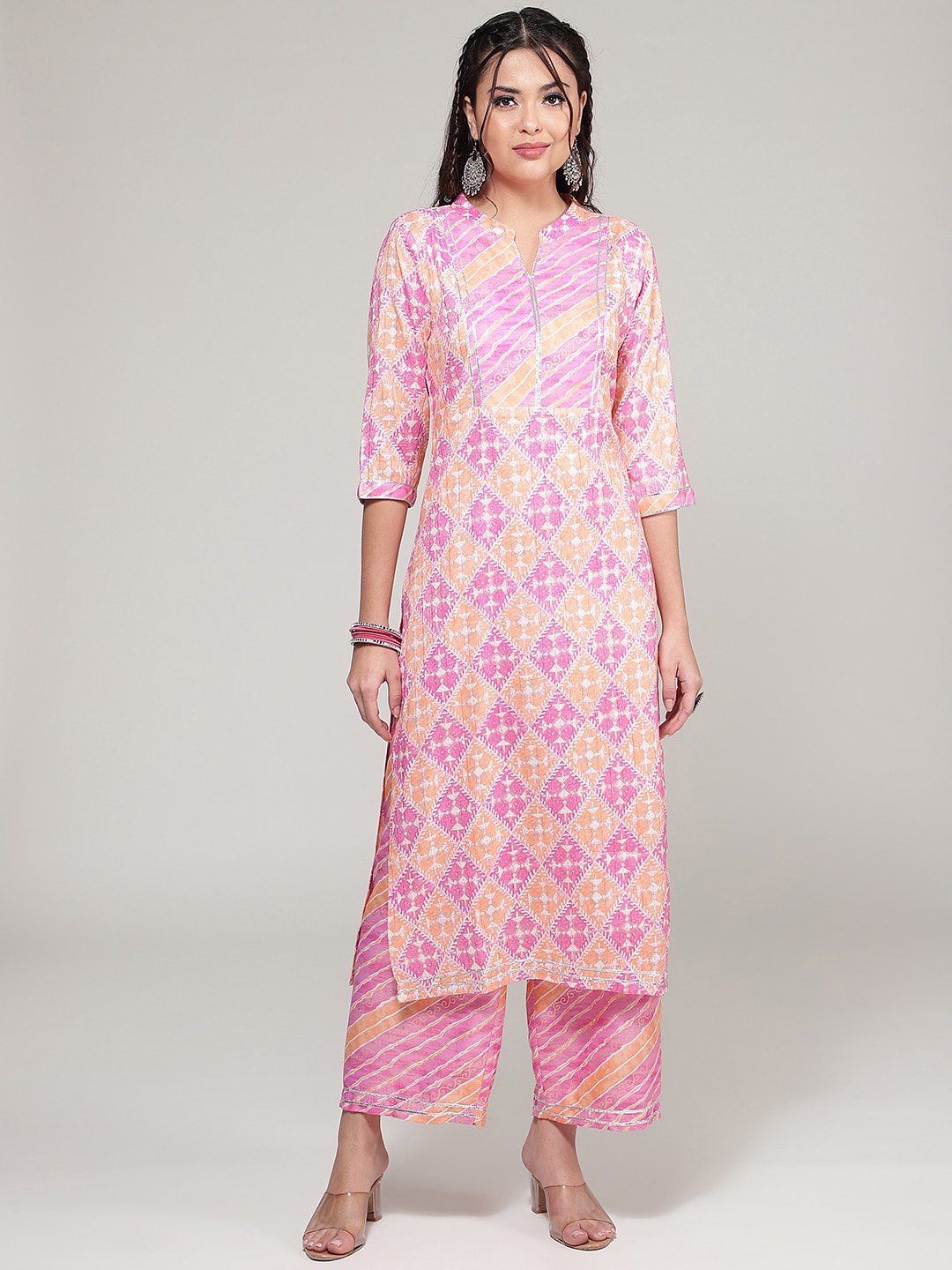 

DIVASTRI Geometric Printed Regular Kurta with Palazzos & Dupatta, Pink