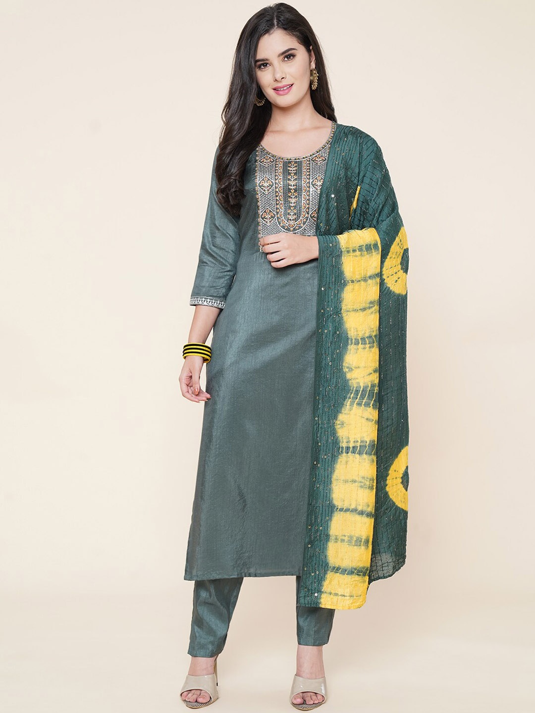

DIVASTRI Ethnic Motifs Yoke Design Thread Work Pure Silk Kurta With Trousers & Dupatta, Grey