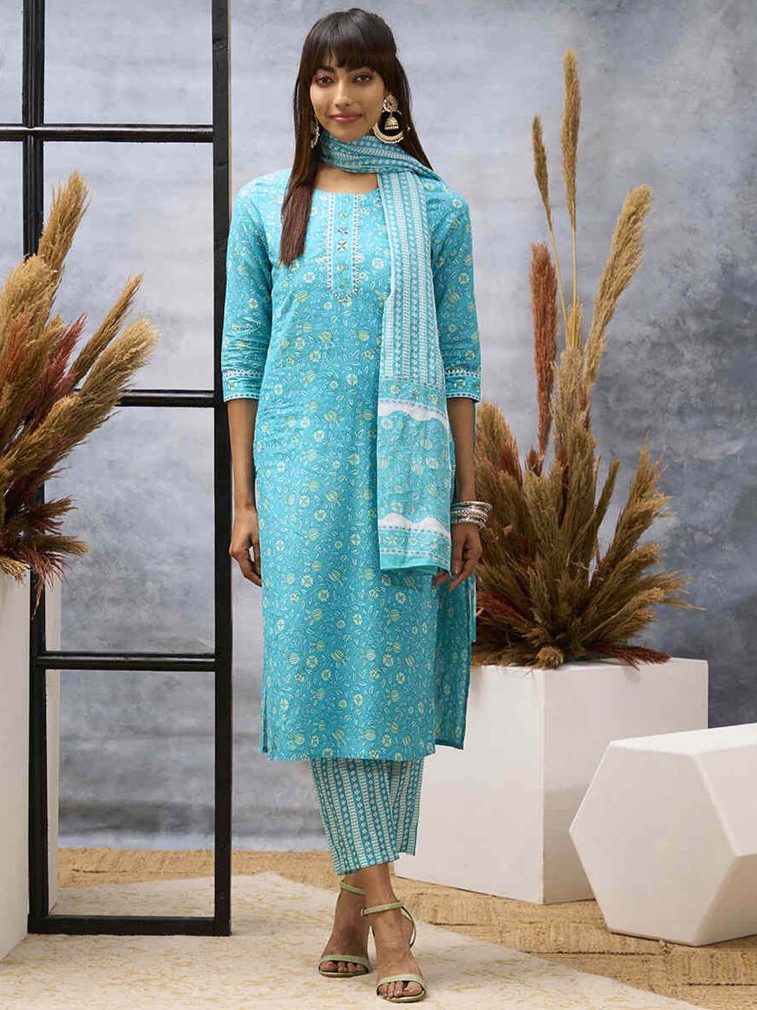 

ZOLA Blue Floral Printed Pure Cotton Kurta with Trousers & Dupatta