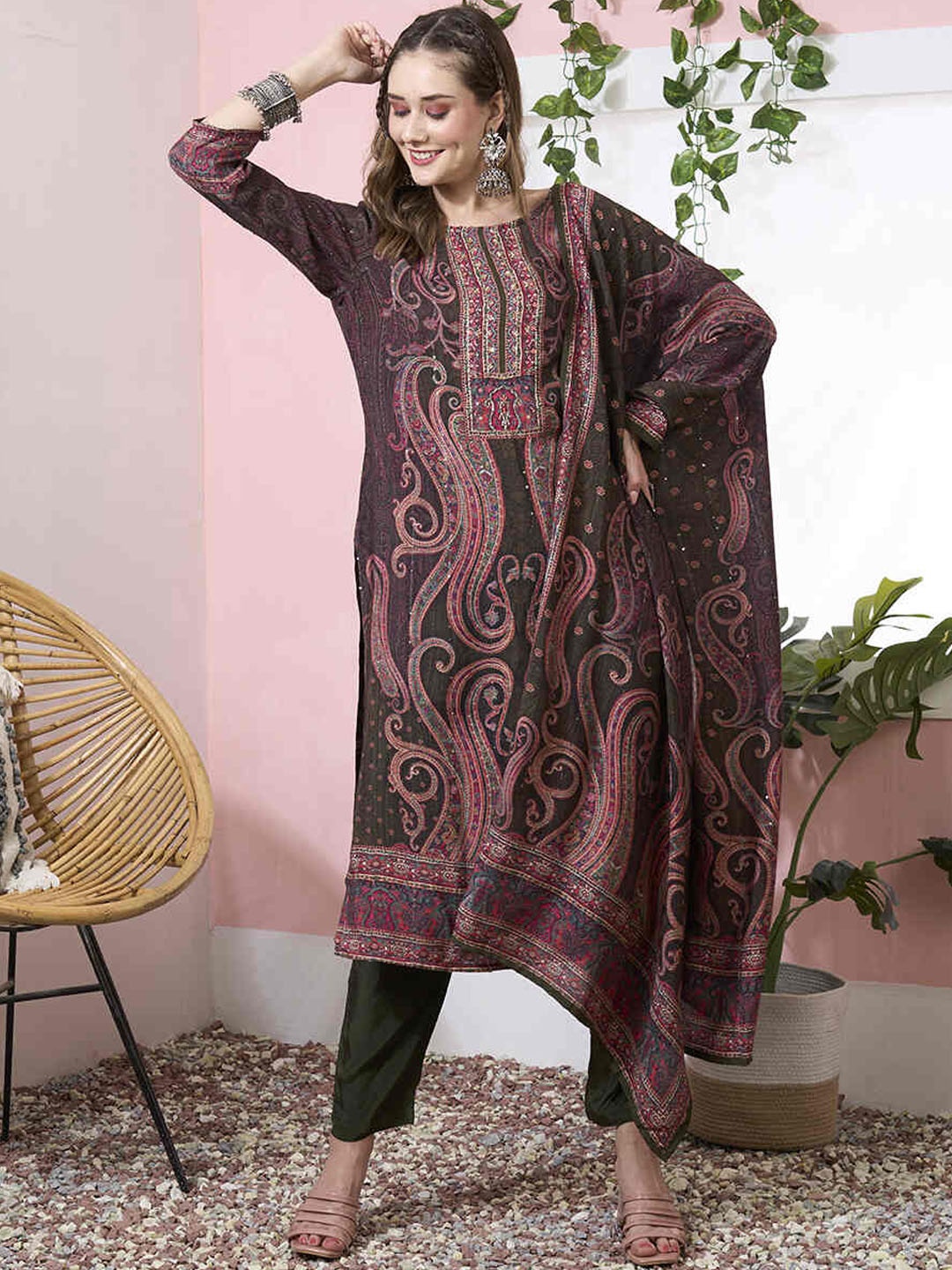 

ZOLA Green Ethnic Motifs Printed Sequinned Kurta With Trousers & Dupatta