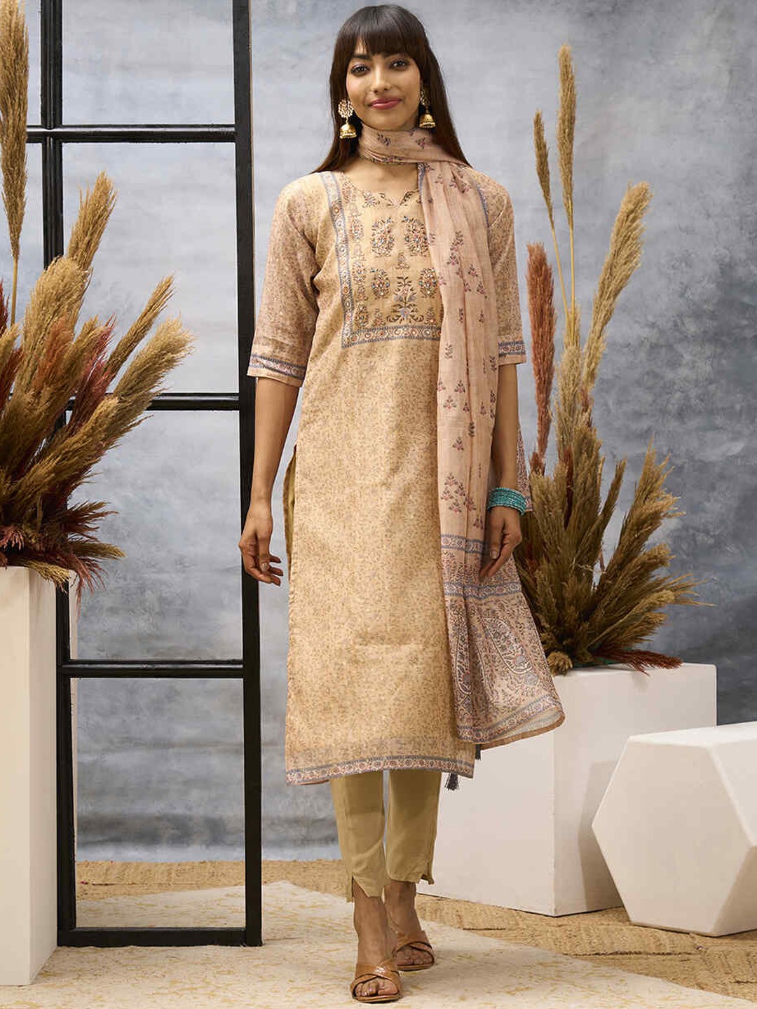 

ZOLA Peach-Coloured Ethnic Motifs Printed Sequinned Kurta With Trousers & Dupatta
