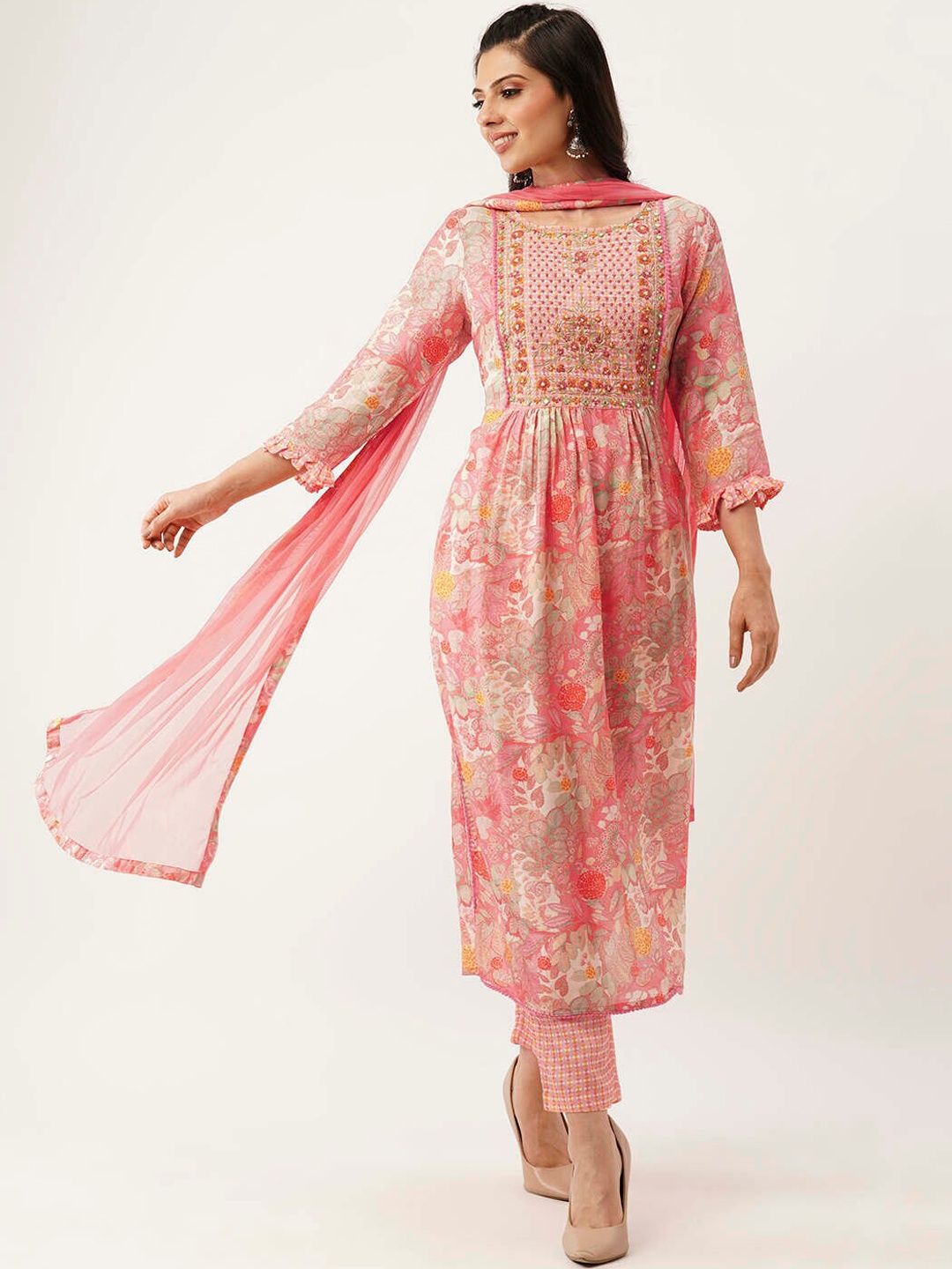 

ZOLA Pink Floral Printed Thread Work Detailed Straight Kurta & Trouser With Dupatta