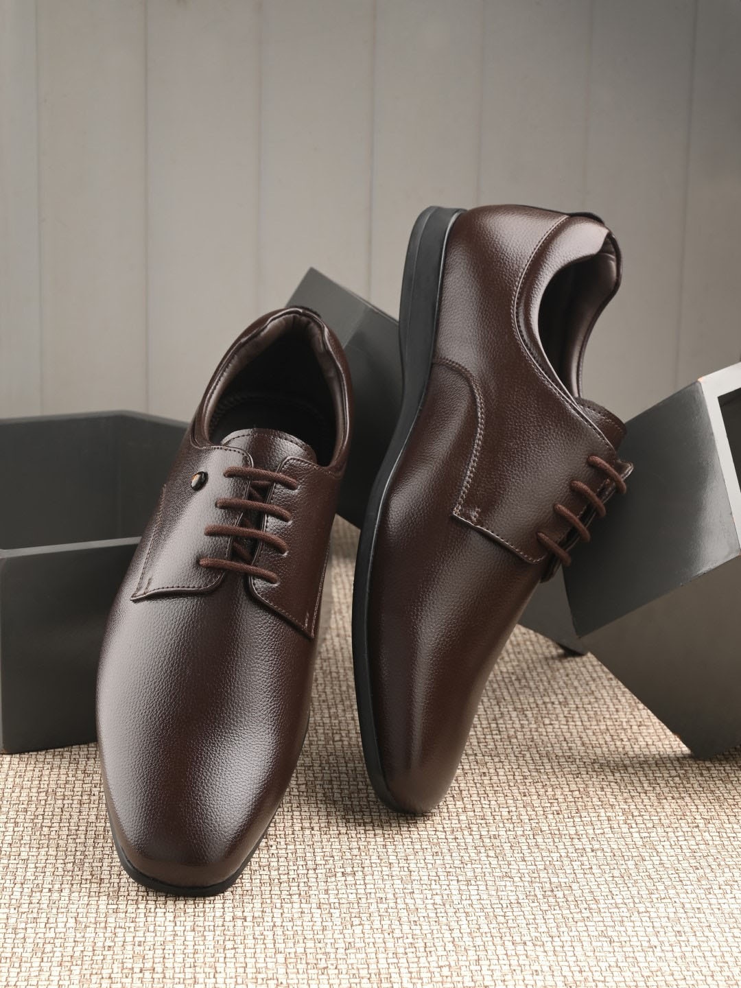 

San Frissco Men Round Toe Formal Derbys, Brown