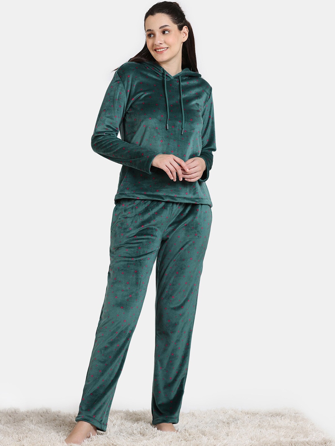 

Zivame Conversational Printed Hooded Neck Long Sleeves Night Suit, Green
