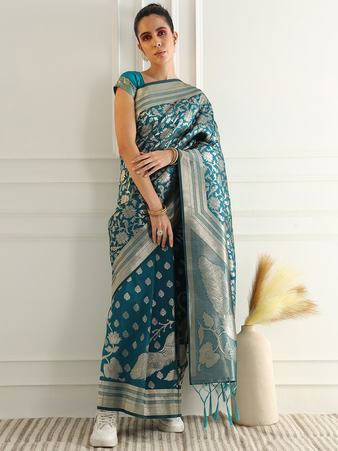 

Chhabra 555 Floral Zari Art Silk Banarasi Saree, Teal