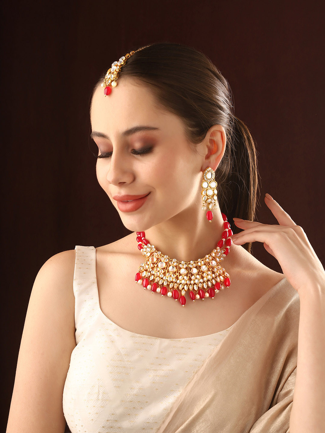 

Priyaasi Gold-Plated Kundan-Studded & Beaded Jewellery Set