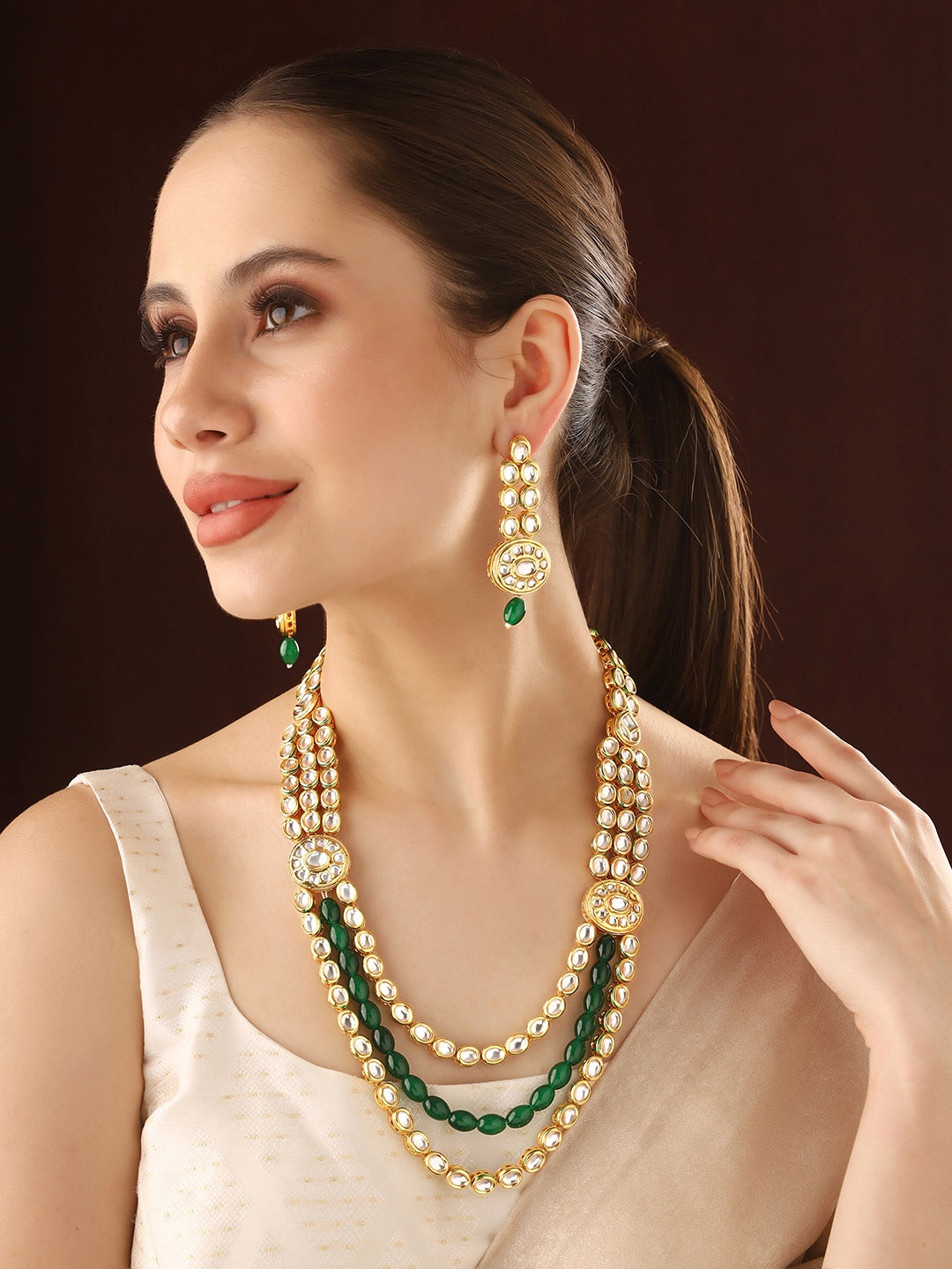 

Priyaasi Gold-Plated Kundan Stone Studded Jewellery Set