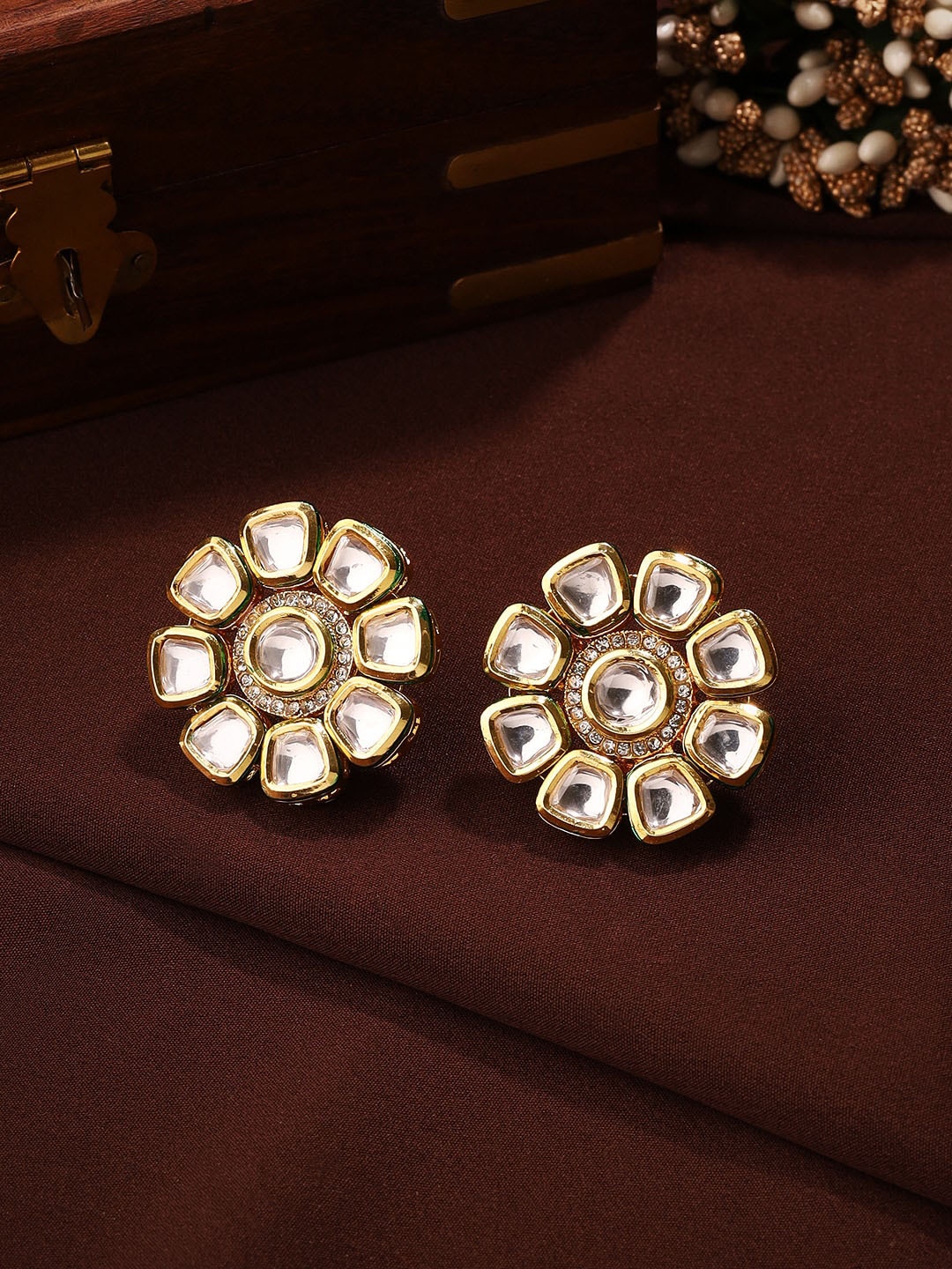 

Priyaasi Gold-Plated Kundan-Studded Floral Studs Earrings