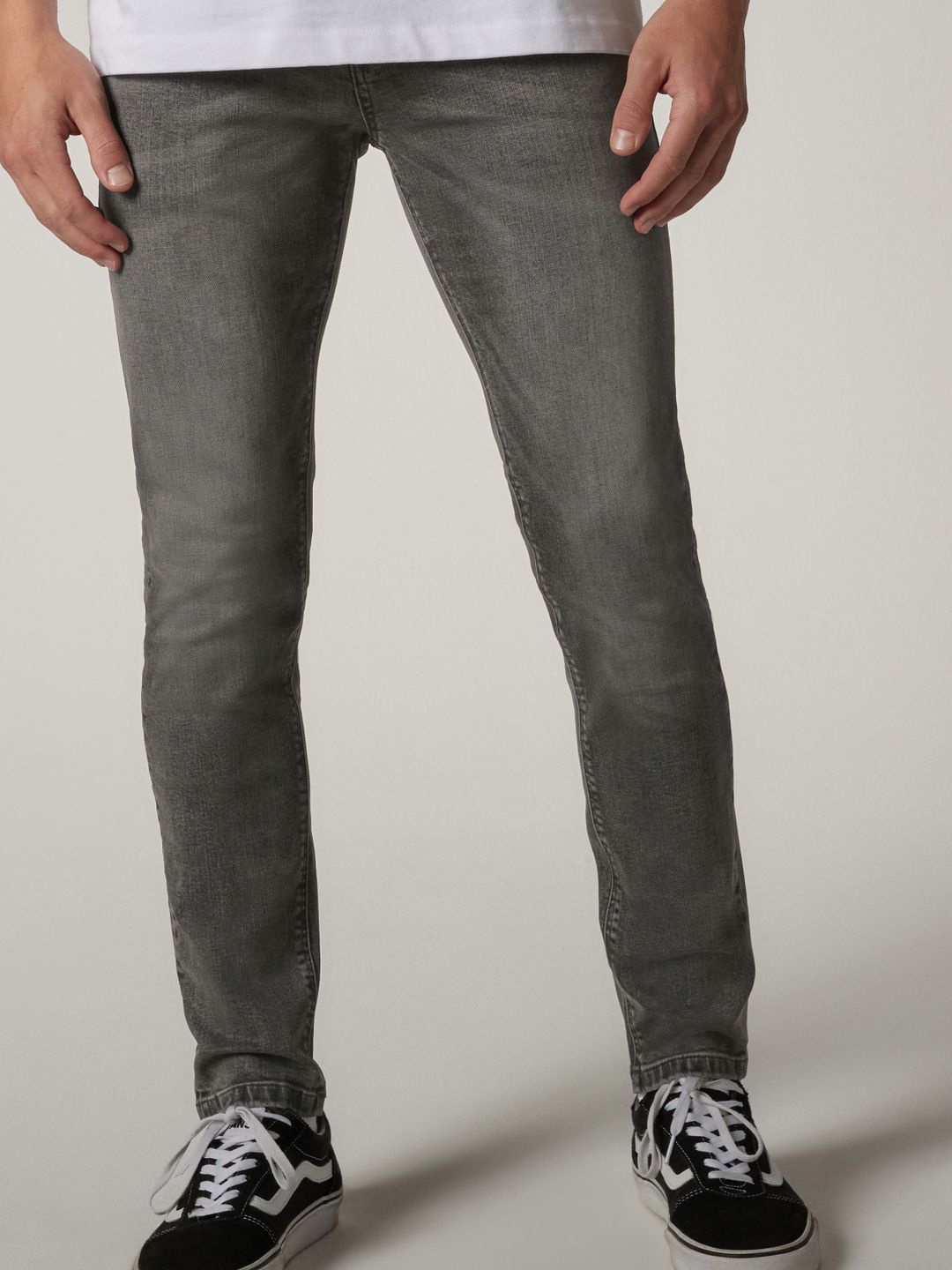 

NEXT Men Mid Rise Skinny Fit Light Fade Stretchable Jeans, Grey