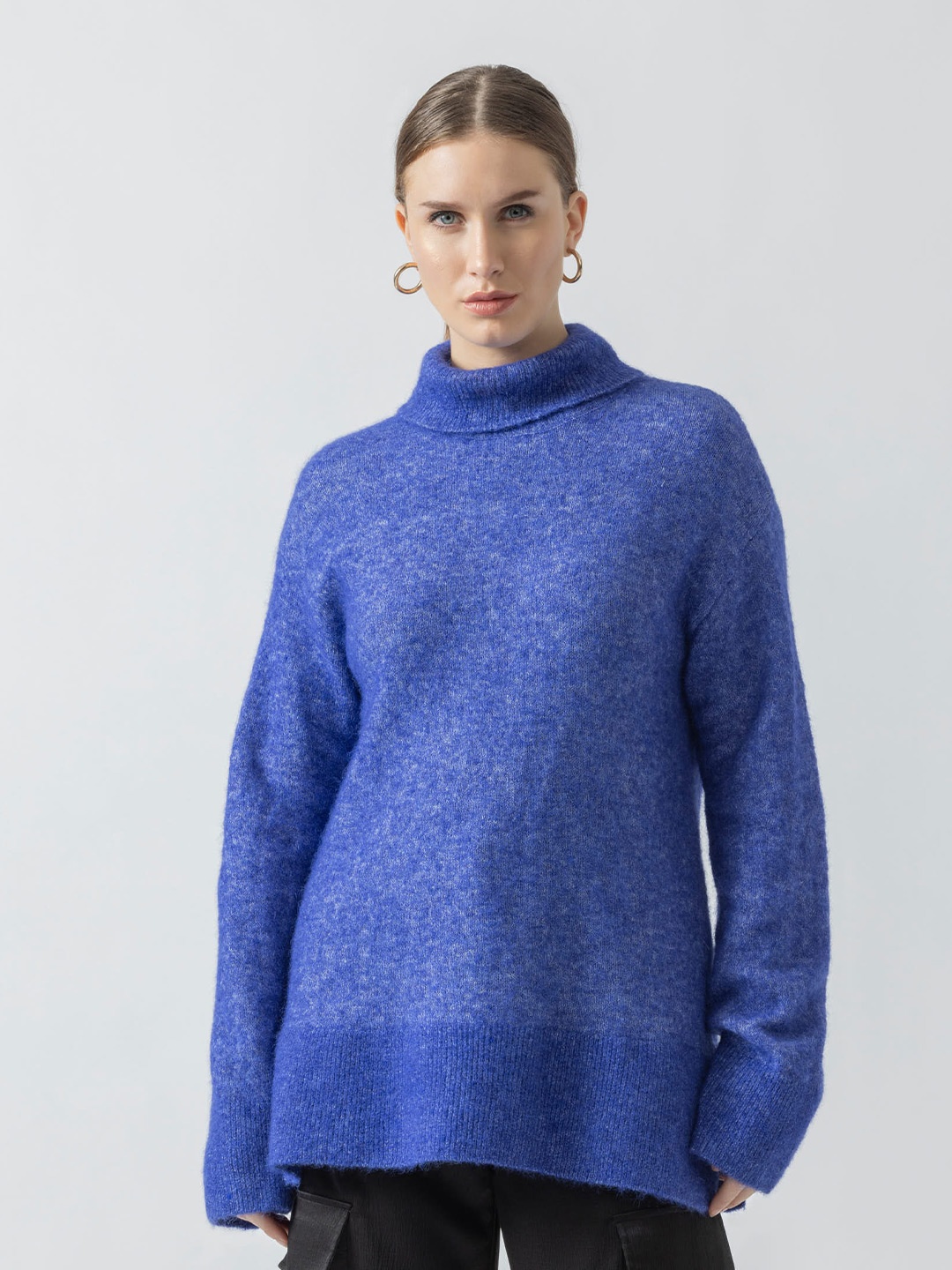 

B.Copenhagen Turtle Neck Long Sleeves Fuzzy Longline Pullover Sweater, Blue