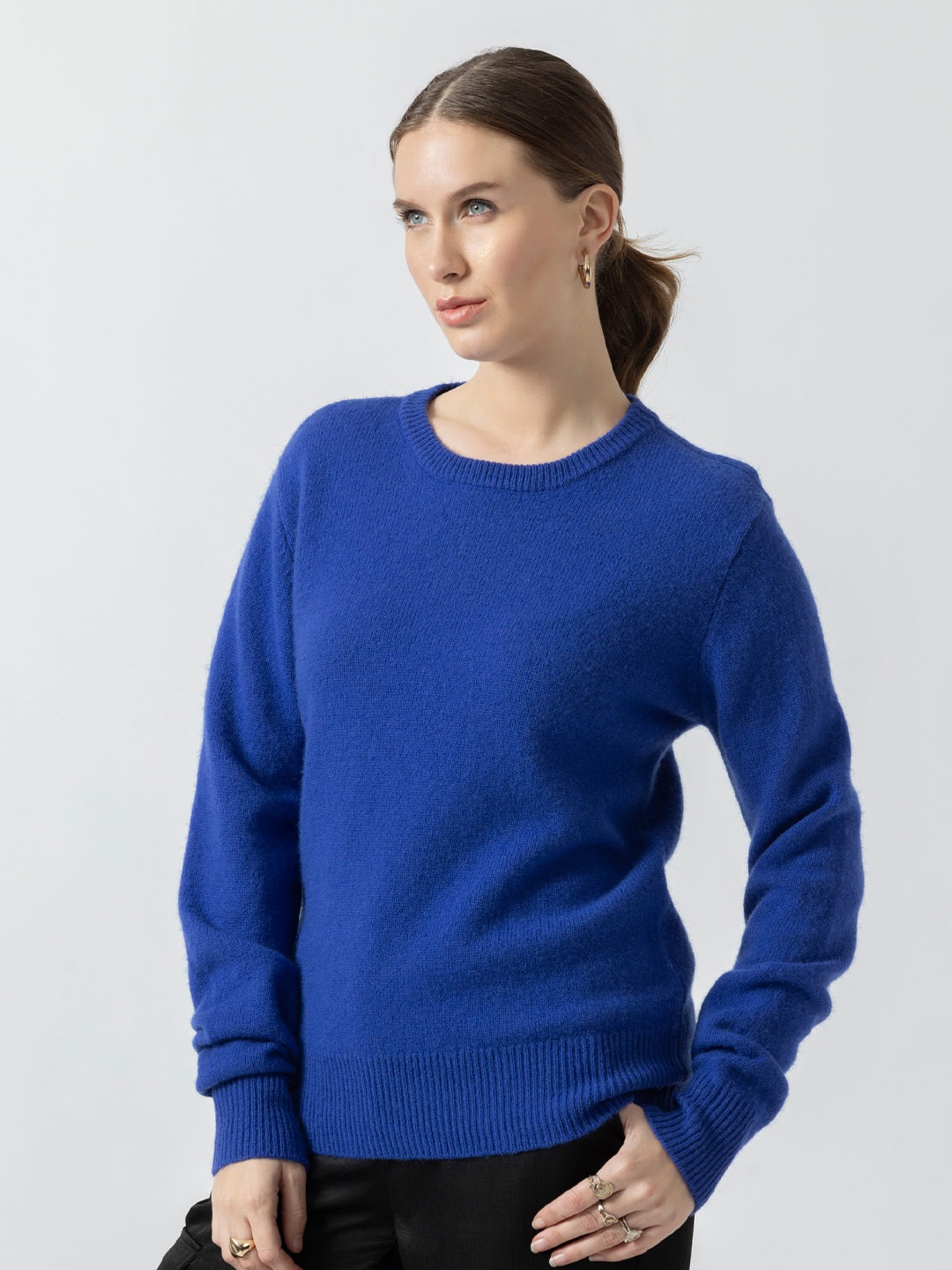 

B.Copenhagen Round Neck Long Sleeves Fuzzy Pullover Sweater, Blue