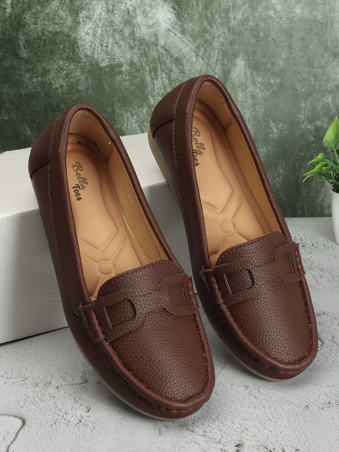 

Bella Toes Women Textured Lightweight Penny Loafers, Brown