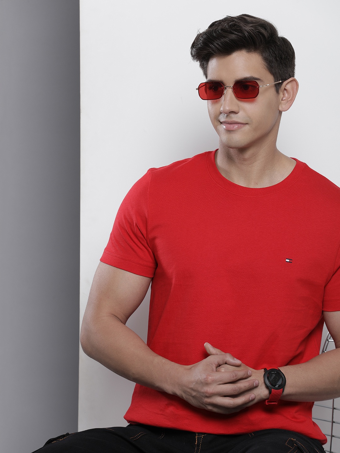 

Tommy Hilfiger Solid Pure Cotton Slim Fit T-shirt, Red