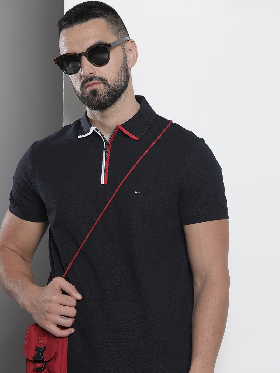 

Tommy Hilfiger Solid Polo Collar Casual T-shirt, Navy blue