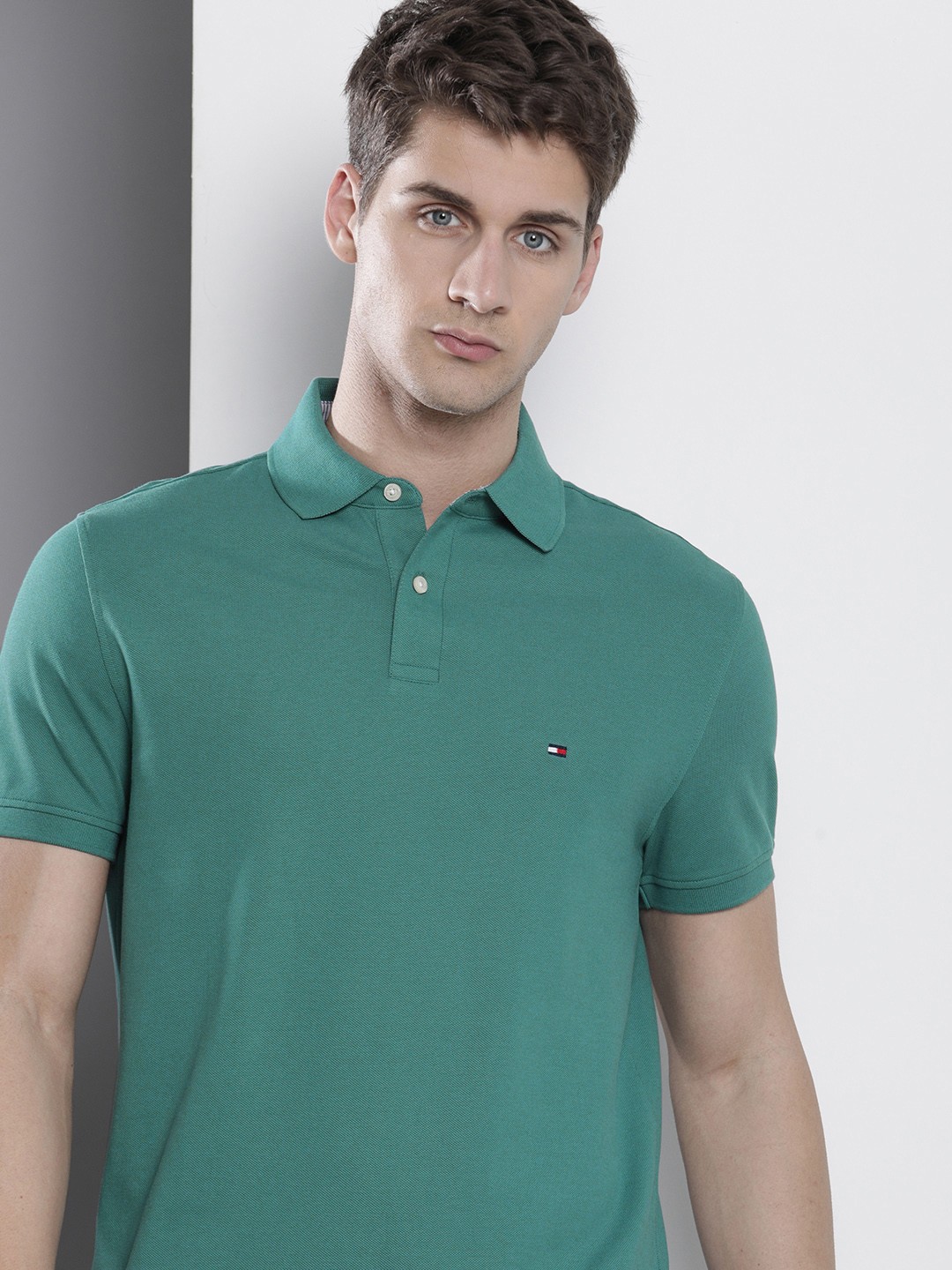 

Tommy Hilfiger Solid Polo Collar Casual T-shirt, Green