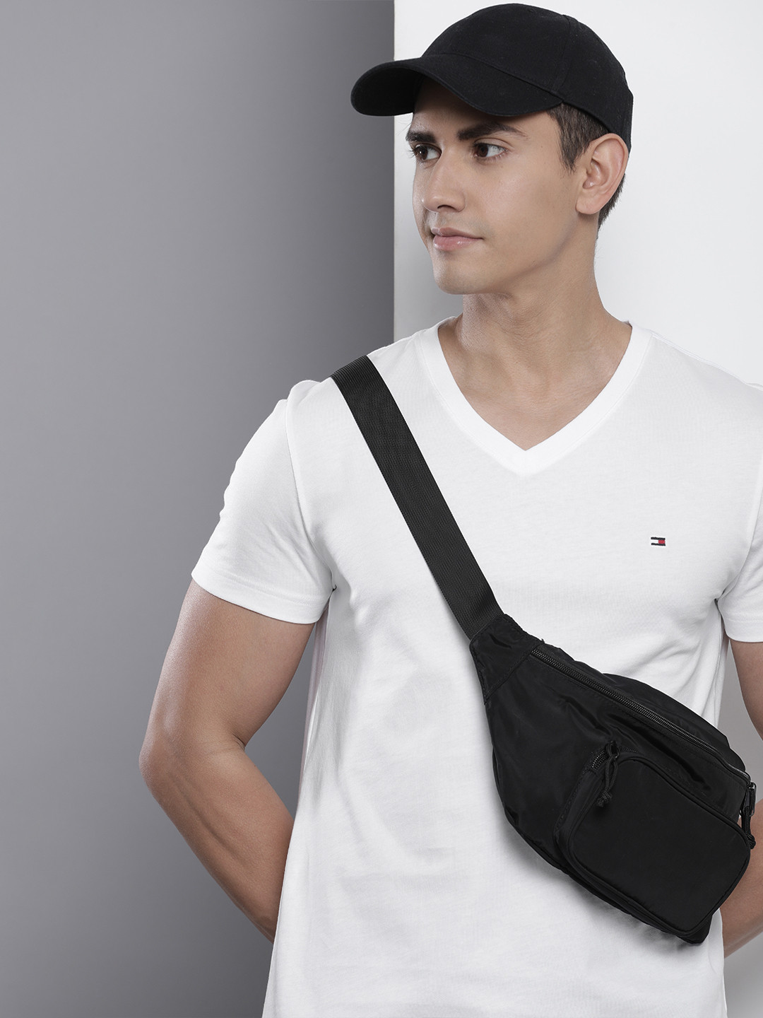 

Tommy Hilfiger V-Neck Pure Cotton Slim Fit T-shirt, White