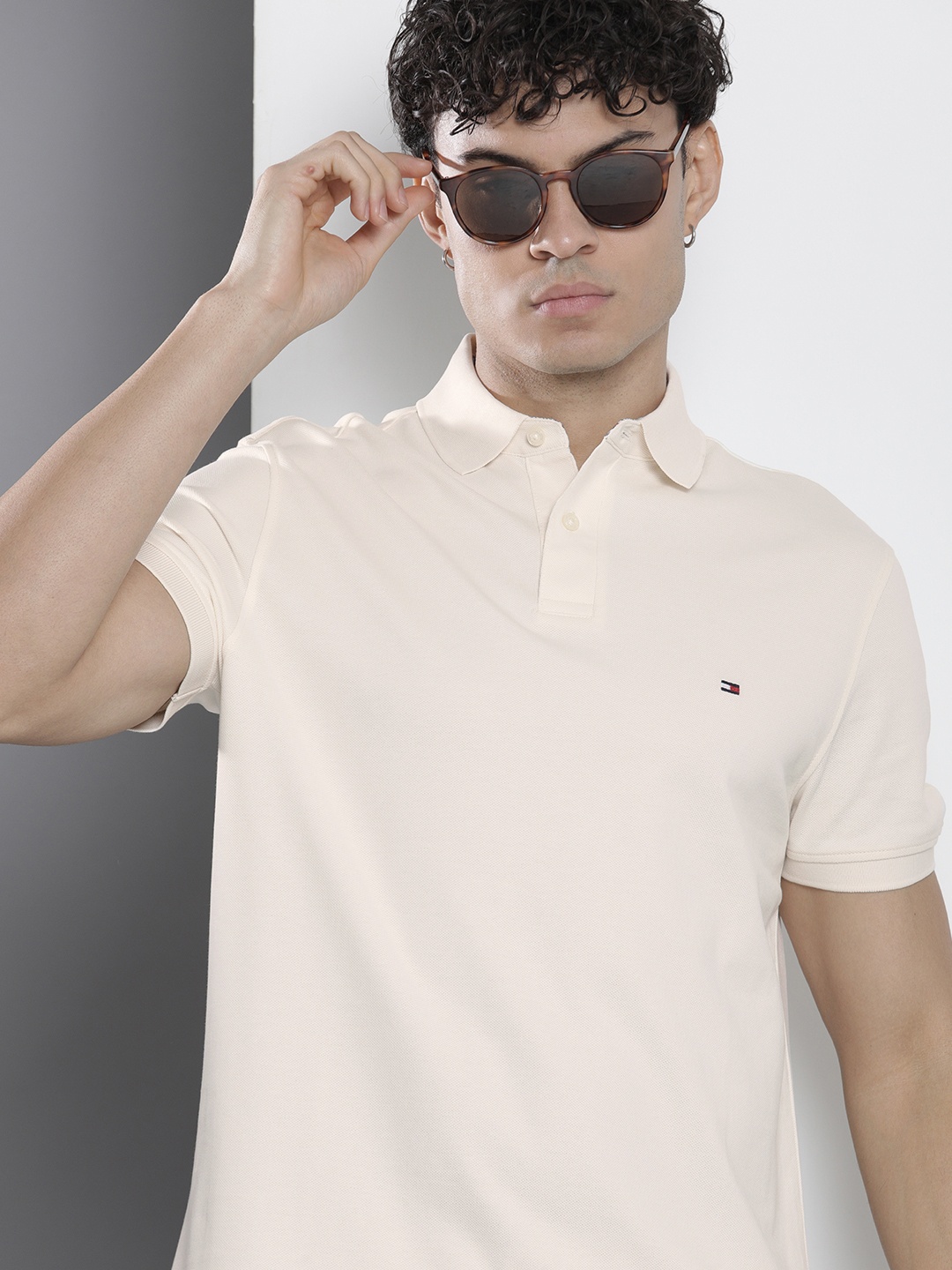 

Tommy Hilfiger Solid Polo Collar Casual T-shirt, Off white