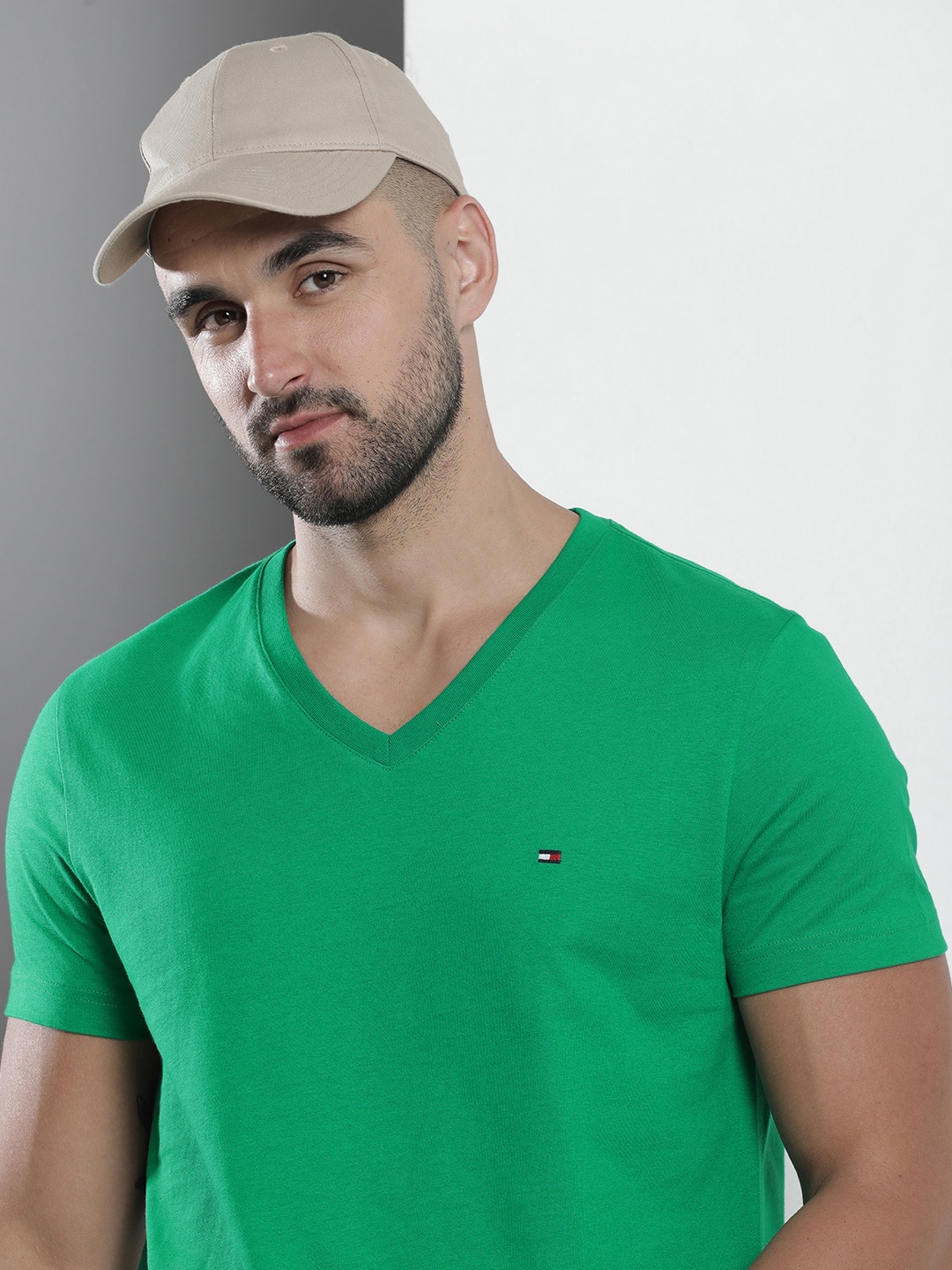 

Tommy Hilfiger Pure Cotton V-Neck Slim Fit T-shirt, Green