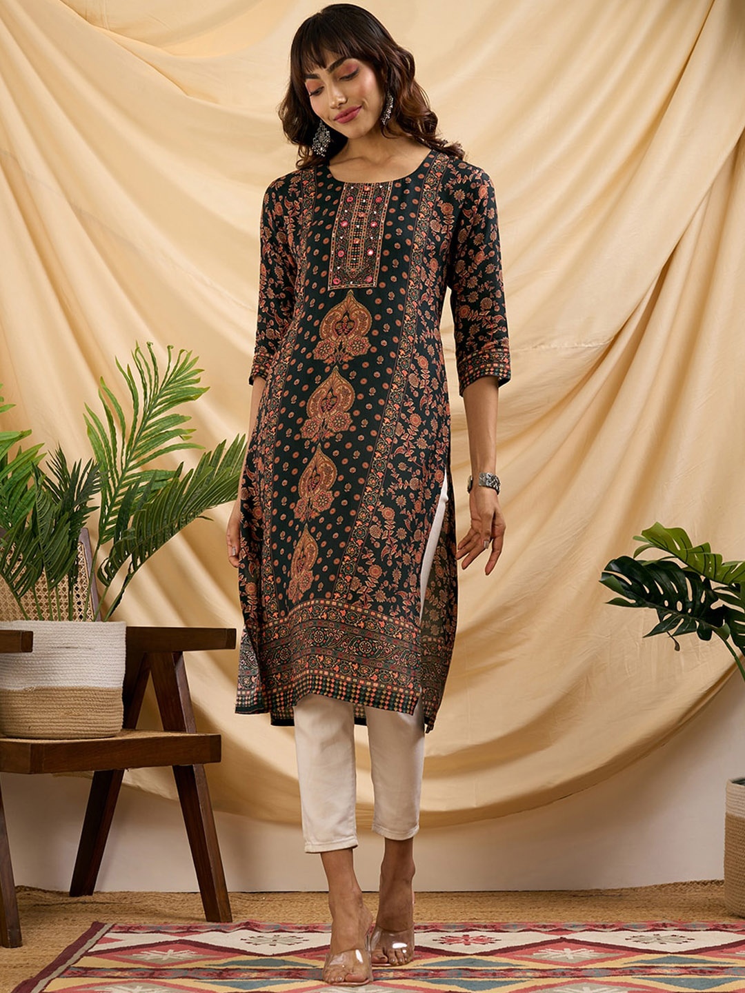 

ZOLA Green Ethnic Motifs Printed Mirror Work Detailed Cotton Straight Kurta