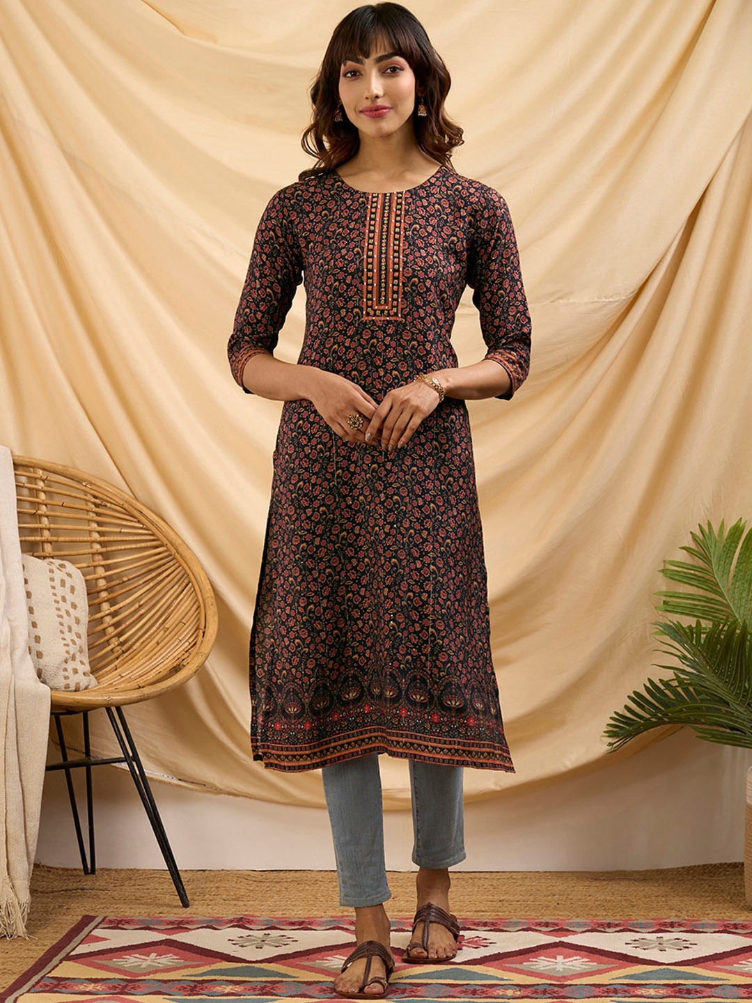 

ZOLA Kalamkari Printed Round Neck Straight Kurta, Purple