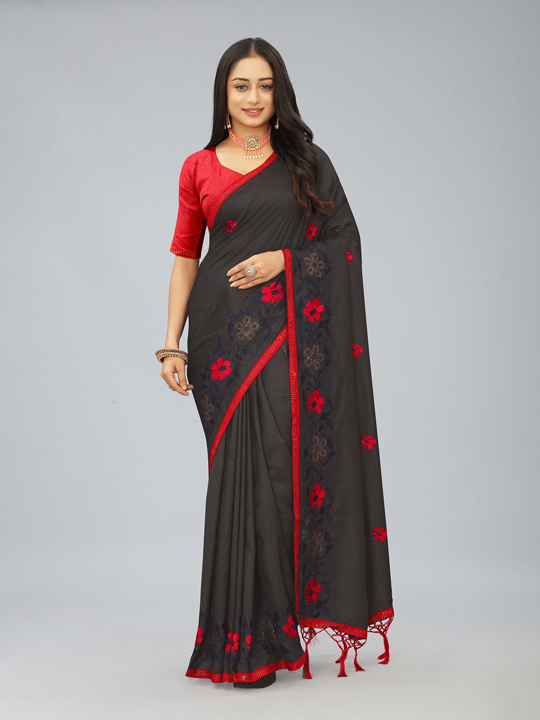 

Kiwie Floral Embroidered Heavy Work Saree, Grey