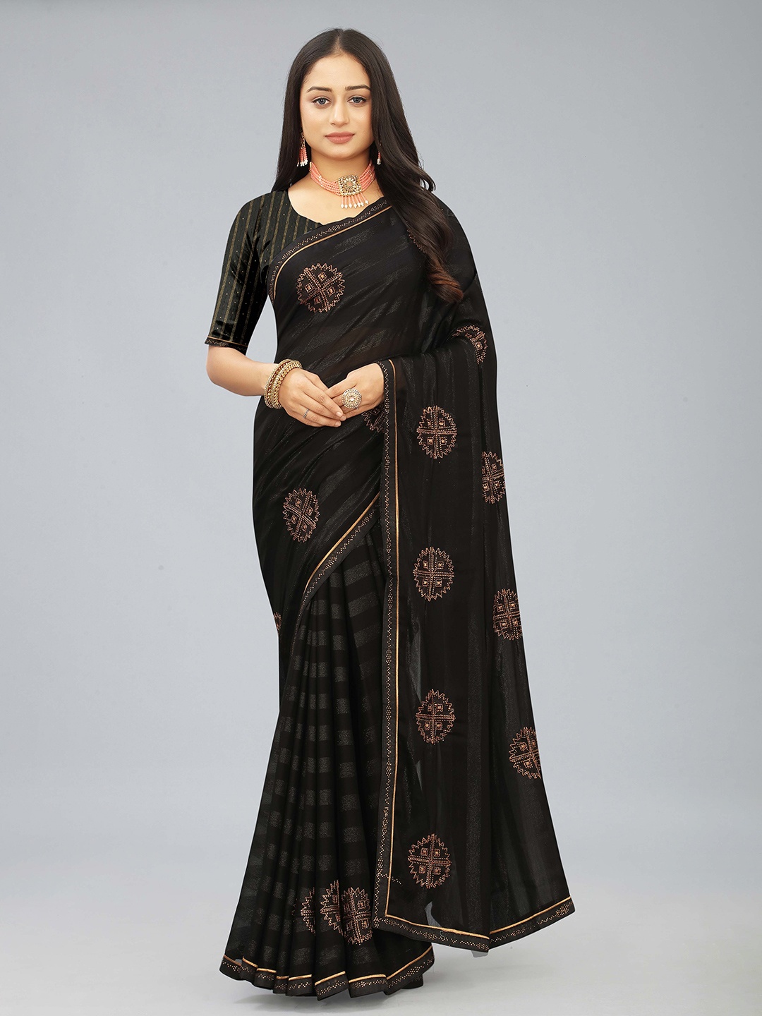 

Kiwie Ethnic Motifs Printed Heavy Work Saree, Black
