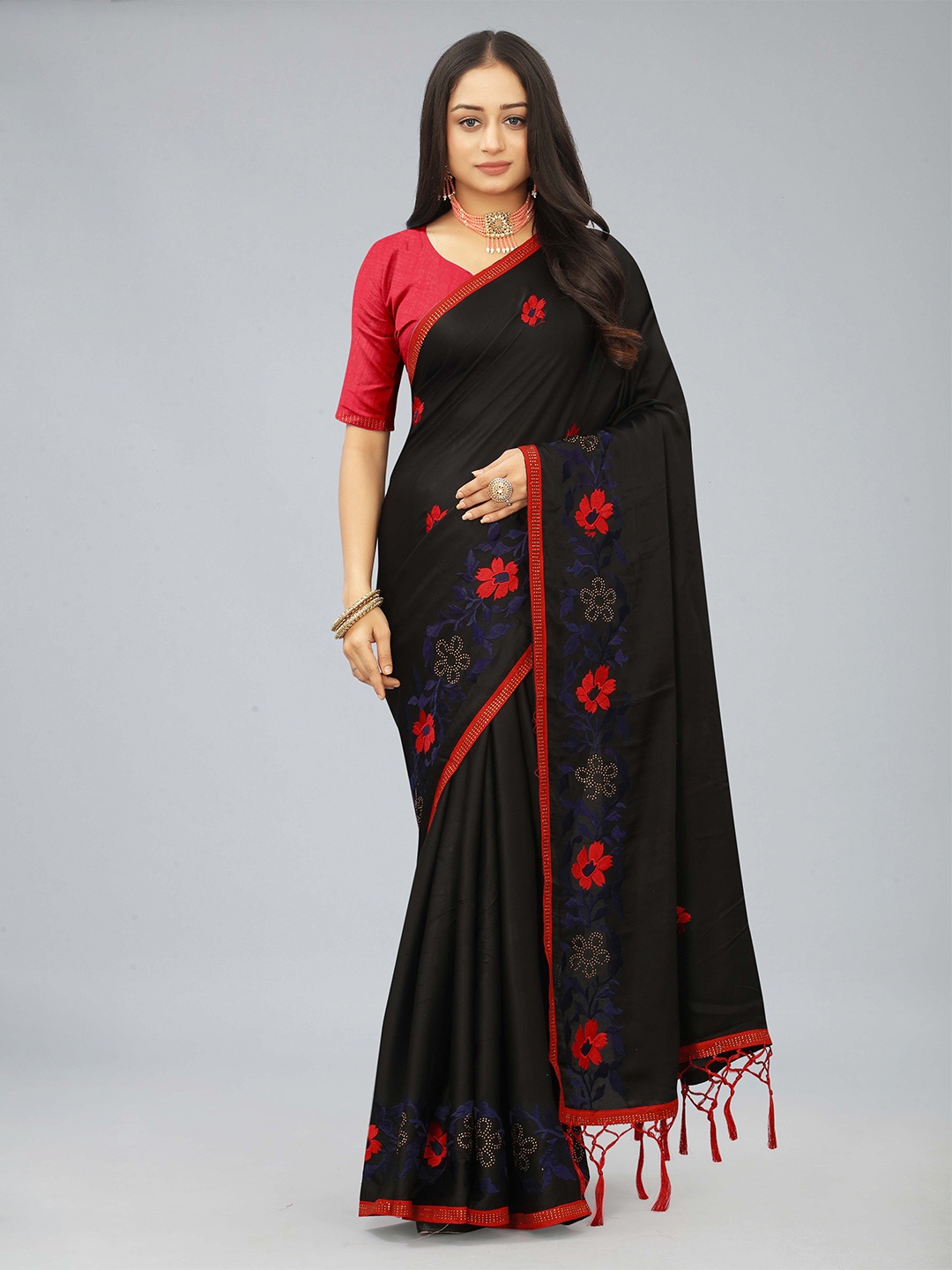 

Kiwie Floral Embroidered Heavy Work Saree, Black
