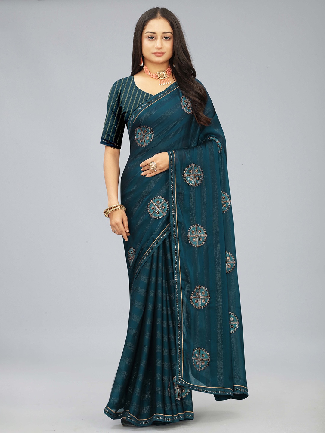 

Kiwie Ethnic Motifs Embroidered Heavy Work Saree, Teal