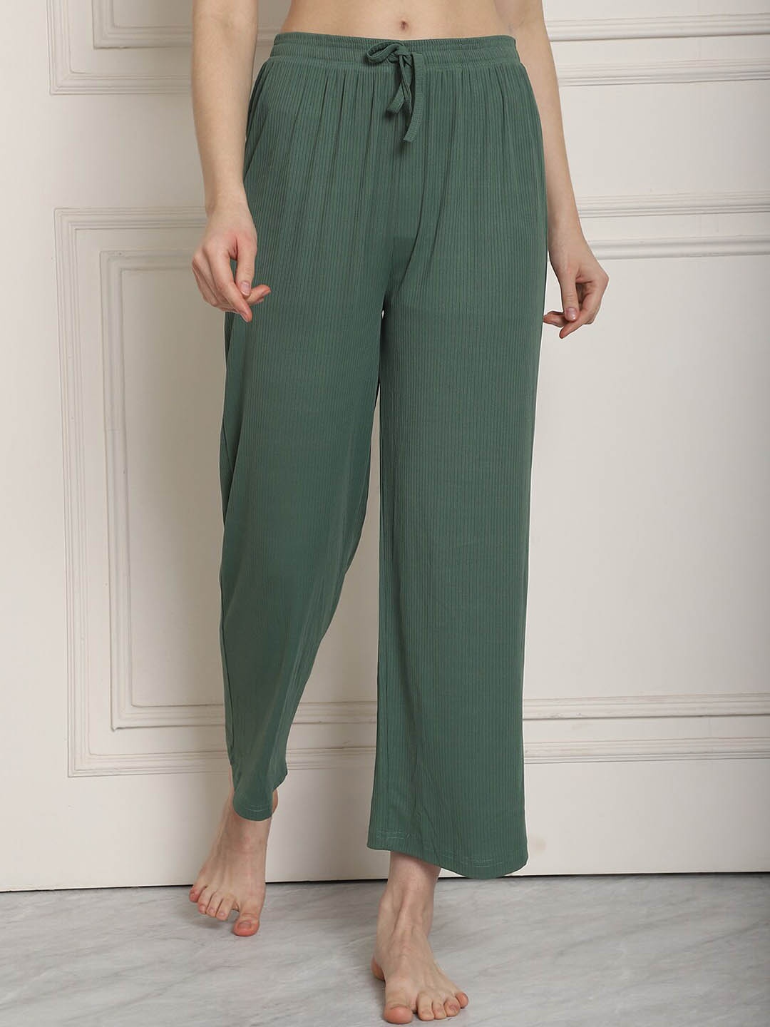 

NEUDIS Women Mid-Rise Lounge Pants, Green