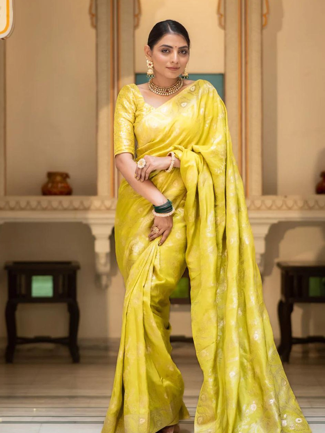 

ALMAARI FASHION Ethnic Motifs Woven Design Pure Silk Kanjeevaram Saree, Yellow